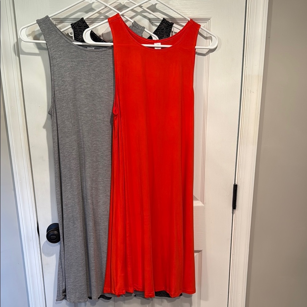 Set of Three Old Navy Sleeveless Swing Dresses - Picture 9 of 11
